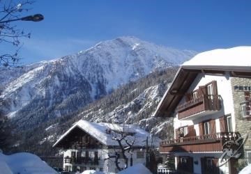 Petit Meuble Hotel Courmayeur Esterno foto